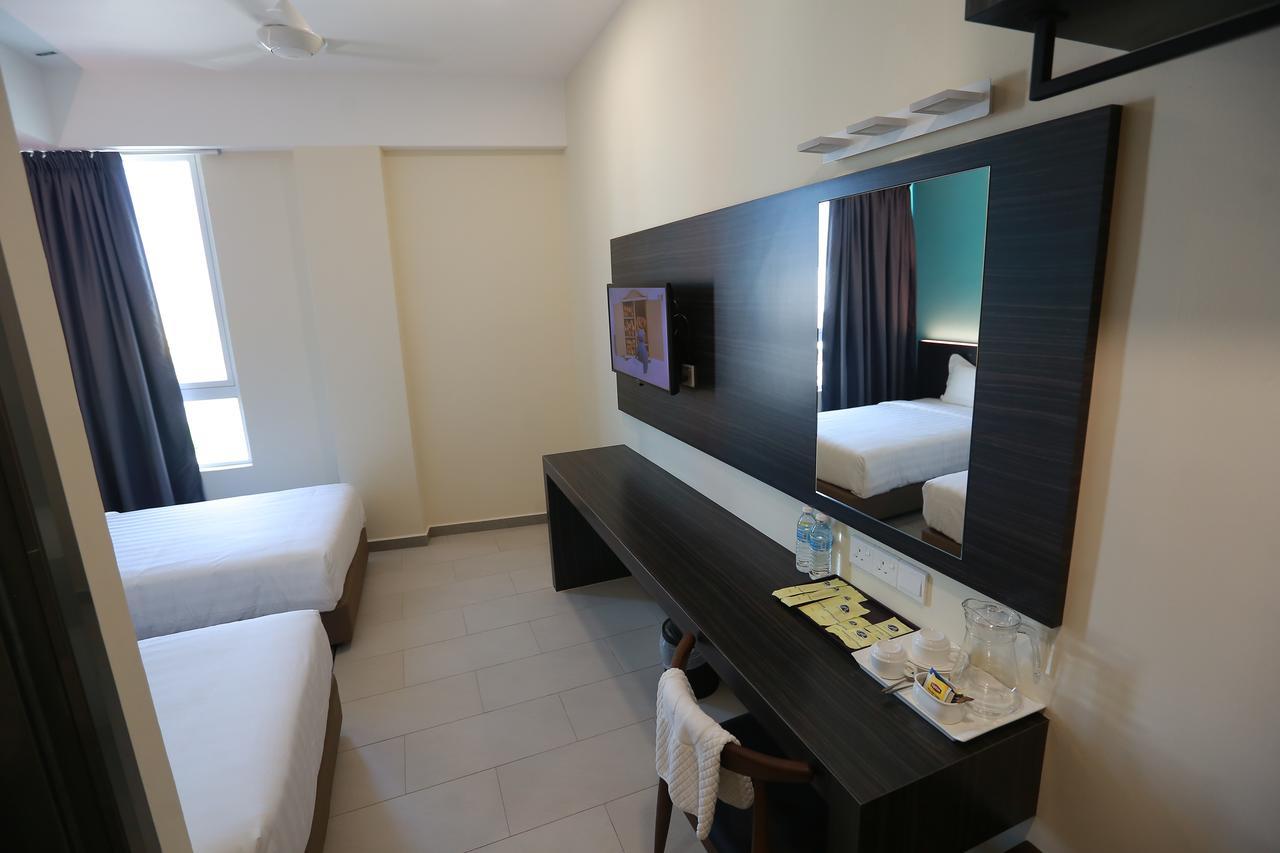 ปันไต รีกัล บูทิก โฮเต็ล Hotel กวนตัน ภายนอก รูปภาพ